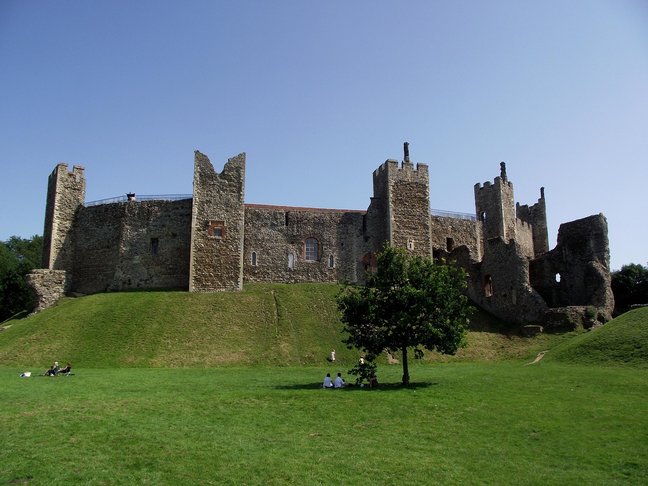 Walking Treasure Hunt at Framlingham